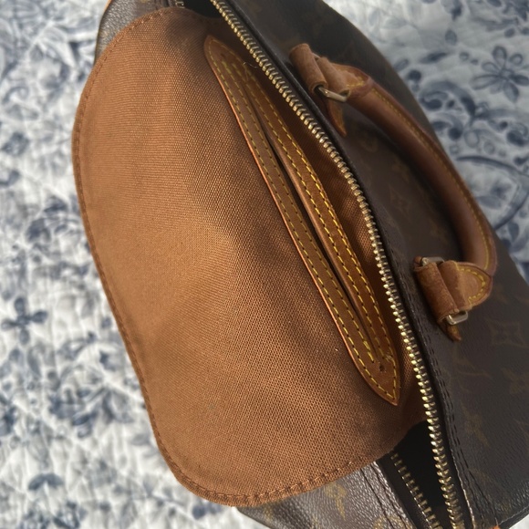 Vintage Louie Vuitton hand bag - Picture 7 of 11